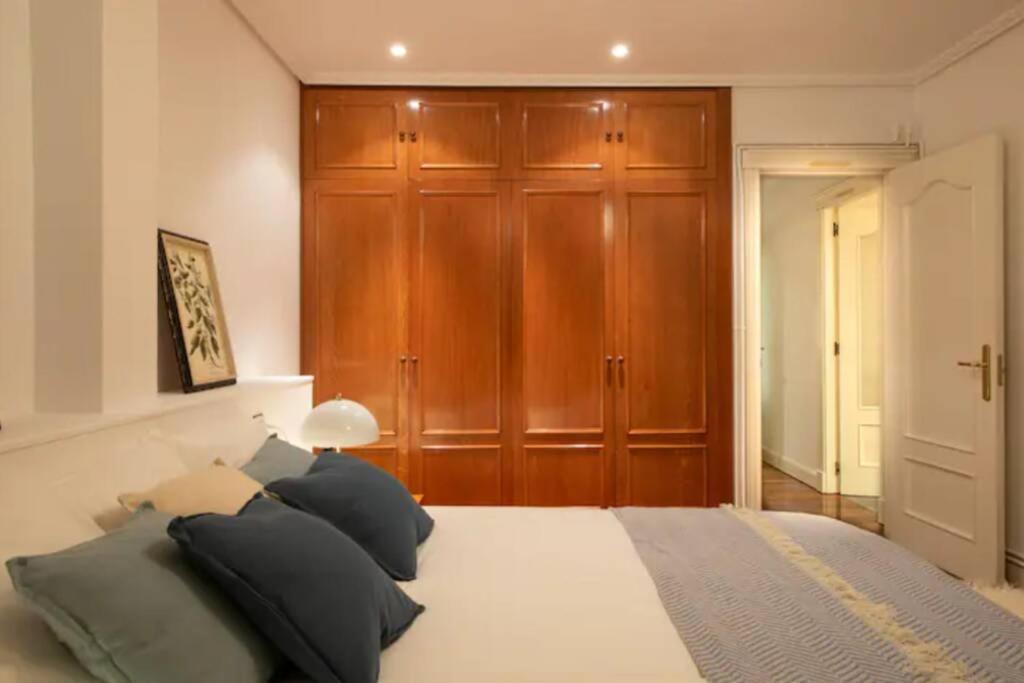 Exclusivo Apartamento En El Casco Viejo Bilbao Exterior photo